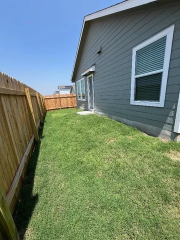 $1,699 | 169 Agate Clf Drive, Maxwell, TX 78656