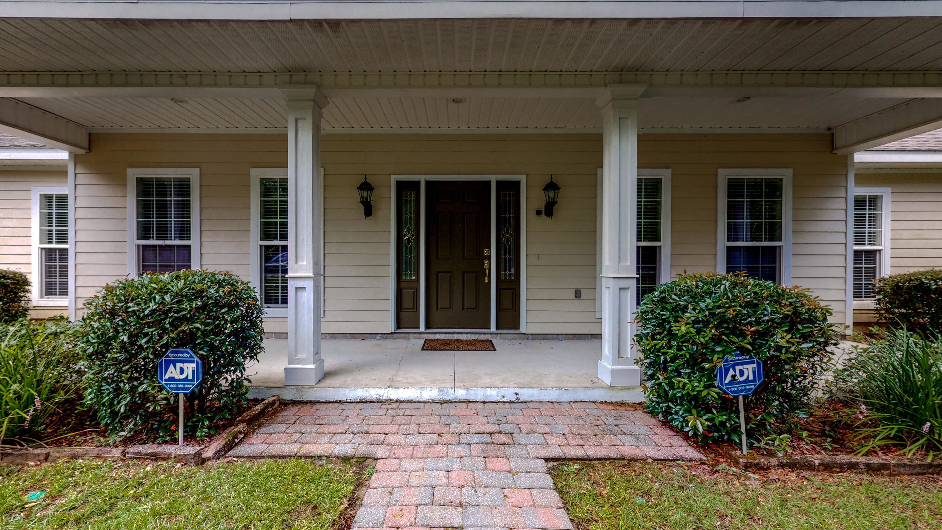 83 Launch Road DeFuniak Springs, FL 32433 - Photo 55 of 62 front view of a house