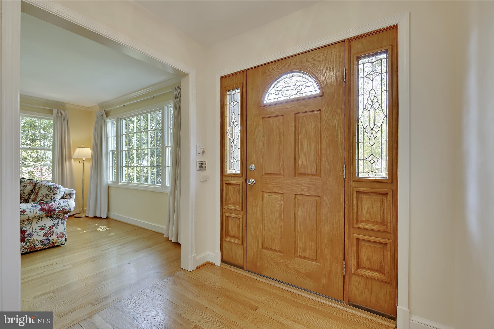12913 Two Farm Drive Silver Spring, MD 20904 - Photo 8 of 28 Spacious Foyer