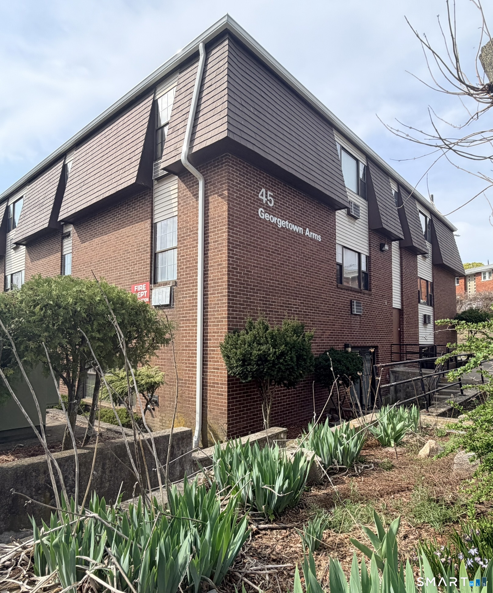 45 Stevens Street, Unit 1D Bridgeport, CT 06606 - Photo 1 of 12 Front