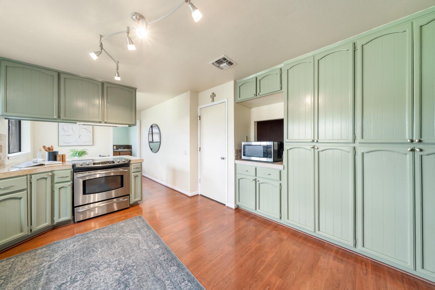 3218 Cambridge Road Cameron Park, CA 95682 - Photo 16 of 46