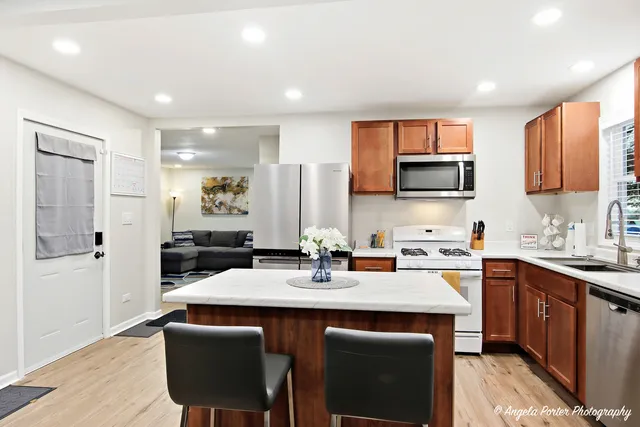 $259,900 | 8915 Pine Avenue, Wonder Lake, IL 60097