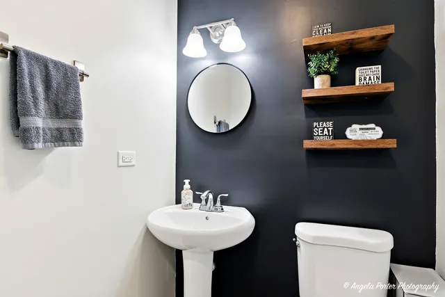 $259,900 | 8915 Pine Avenue, Wonder Lake, IL 60097