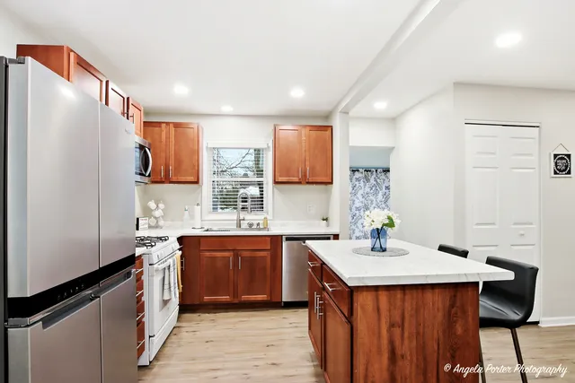 $259,900 | 8915 Pine Avenue, Wonder Lake, IL 60097