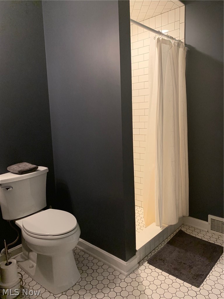 1827 Enslee Road Coshocton, OH 43812 - Photo 17 of 29 Master Bath