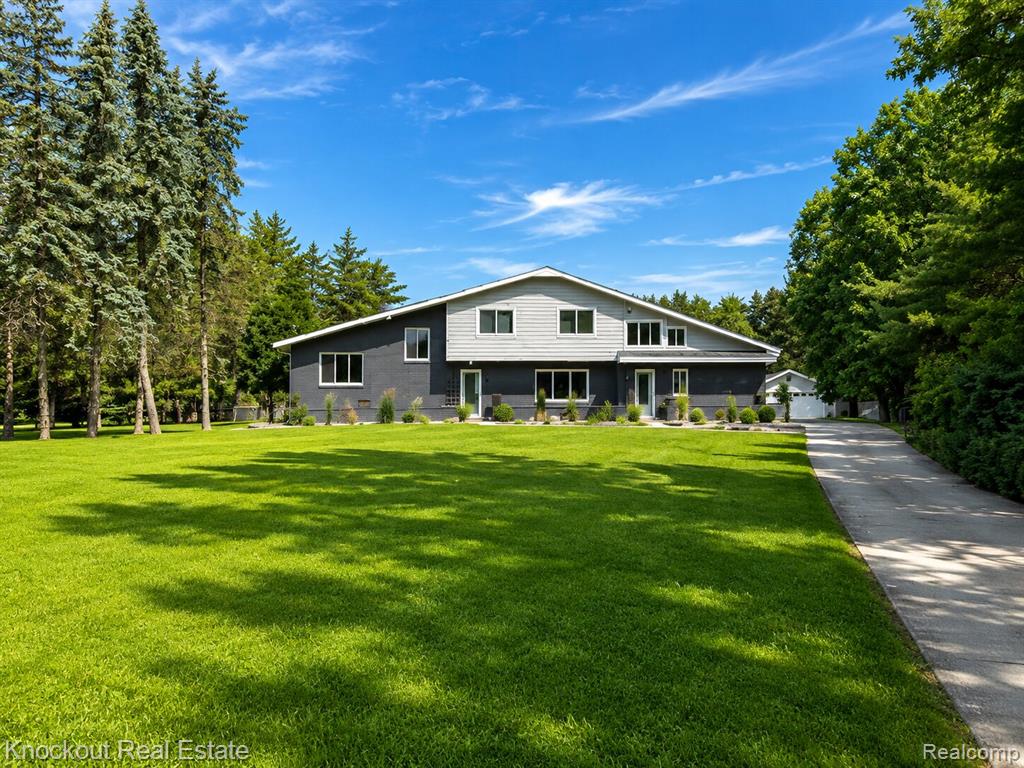 9239 Lange Road Birch Run, MI 48415 - Photo 1 of 72