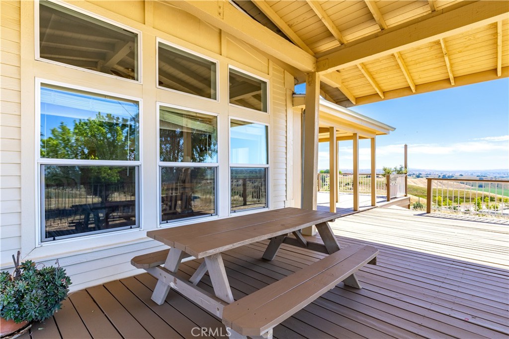 1876 Rancho Lomas Way San Miguel, CA 93451 - Photo 15 of 75