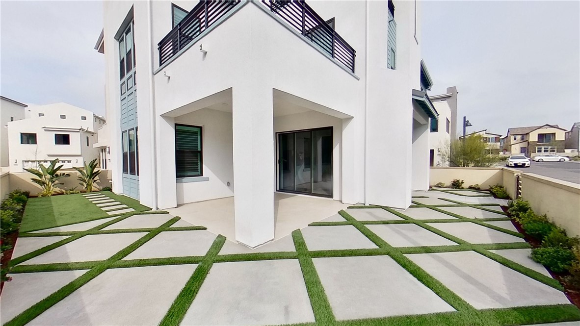 106 Yugen Irvine, CA 92618 - Photo 28 of 28 a view of a house with backyard