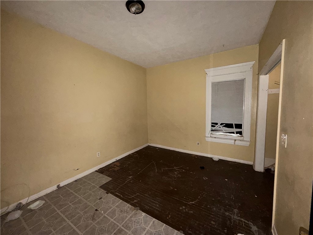 393 Grand Avenue Rochester, NY 14609 - Photo 6 of 17