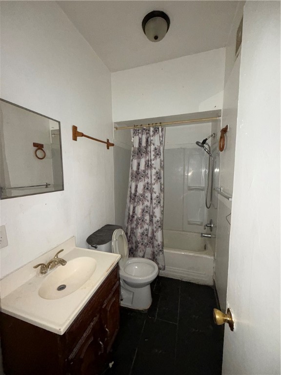 393 Grand Avenue Rochester, NY 14609 - Photo 8 of 17