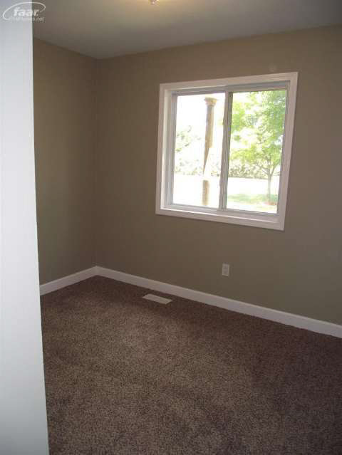 12279 Coldwater Road Flushing, MI 48433 - Photo 24 of 31 20421281-23.JPG