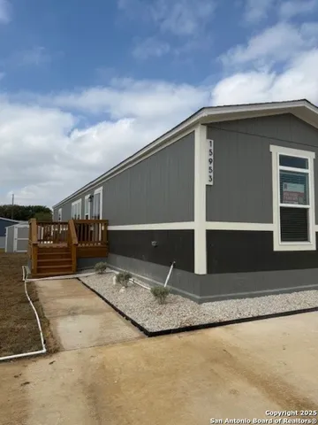 a view of parking area