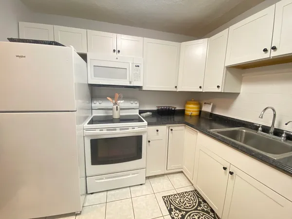 $289,800 | 11 Weld Street, Unit 14, Framingham, MA 01702