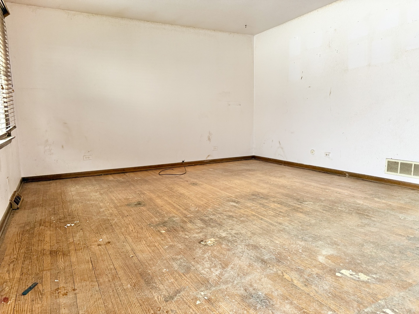 947 Maple Lane Bartlett, IL 60103 - Photo 3 of 18