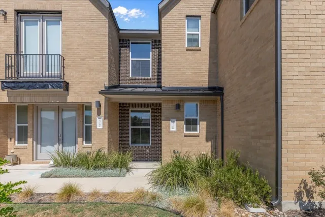 $3,400 | 2516 Simond Avenue, Unit D, Austin, TX 78723