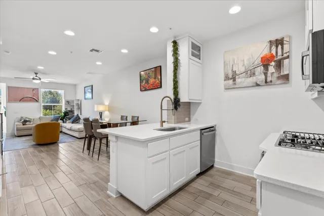 $3,400 | 2516 Simond Avenue, Unit D, Austin, TX 78723