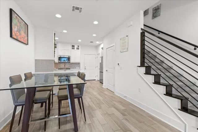 $3,400 | 2516 Simond Avenue, Unit D, Austin, TX 78723