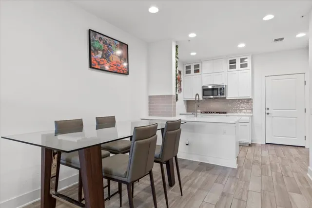 $3,400 | 2516 Simond Avenue, Unit D, Austin, TX 78723