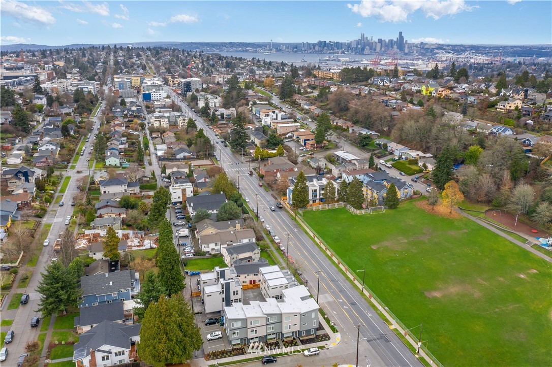 5257 Fauntleroy Way Southwest Seattle, WA 98136 - Photo 22 of 27 a view of a city