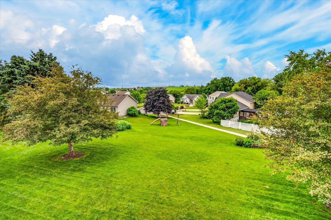 912 Vista Ridge Drive Mount Horeb, WI 53572 - Photo 12 of 54