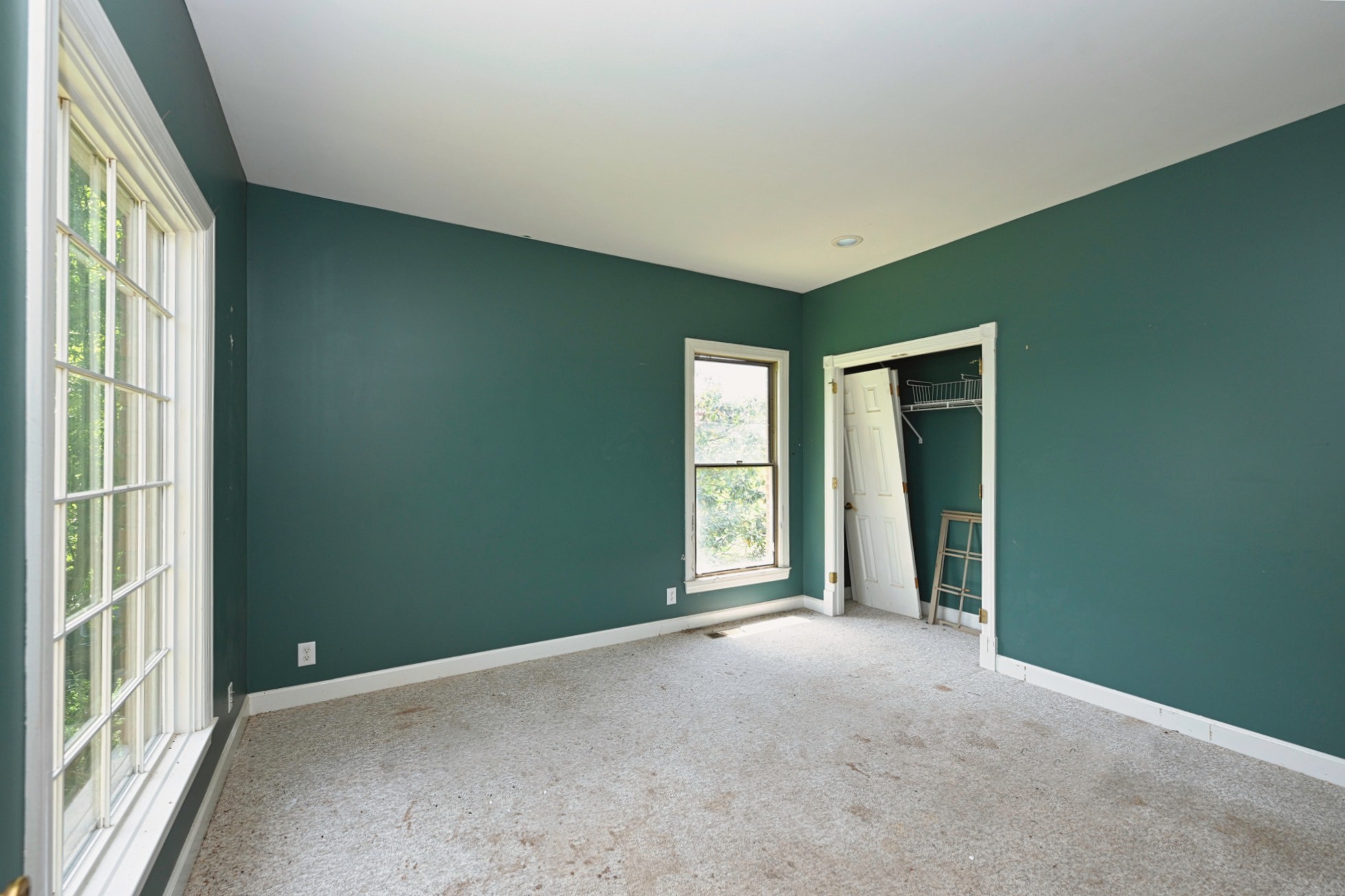 795 New Shackle Island Road Hendersonville, TN 37075 - Photo 20 of 41 a view of an empty room with a window