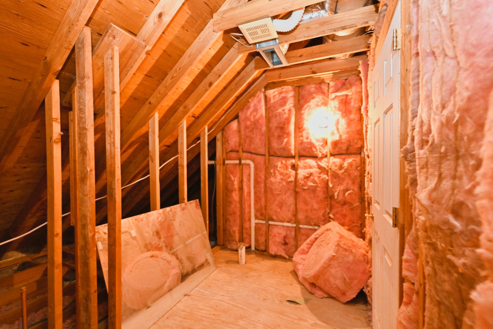 795 New Shackle Island Road Hendersonville, TN 37075 - Photo 26 of 41 a bedroom with a bed and a curtain