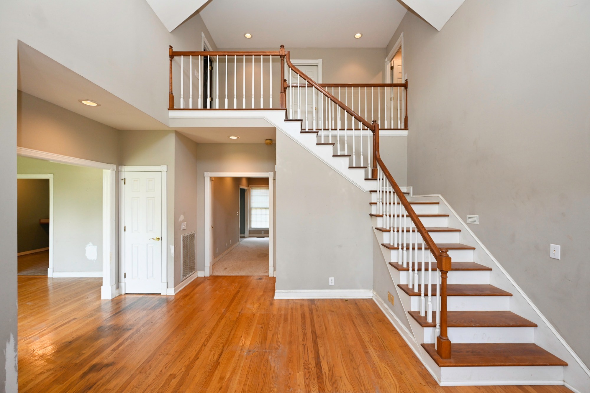 795 New Shackle Island Road Hendersonville, TN 37075 - Photo 3 of 41 a view of entryway and hall with wooden floor