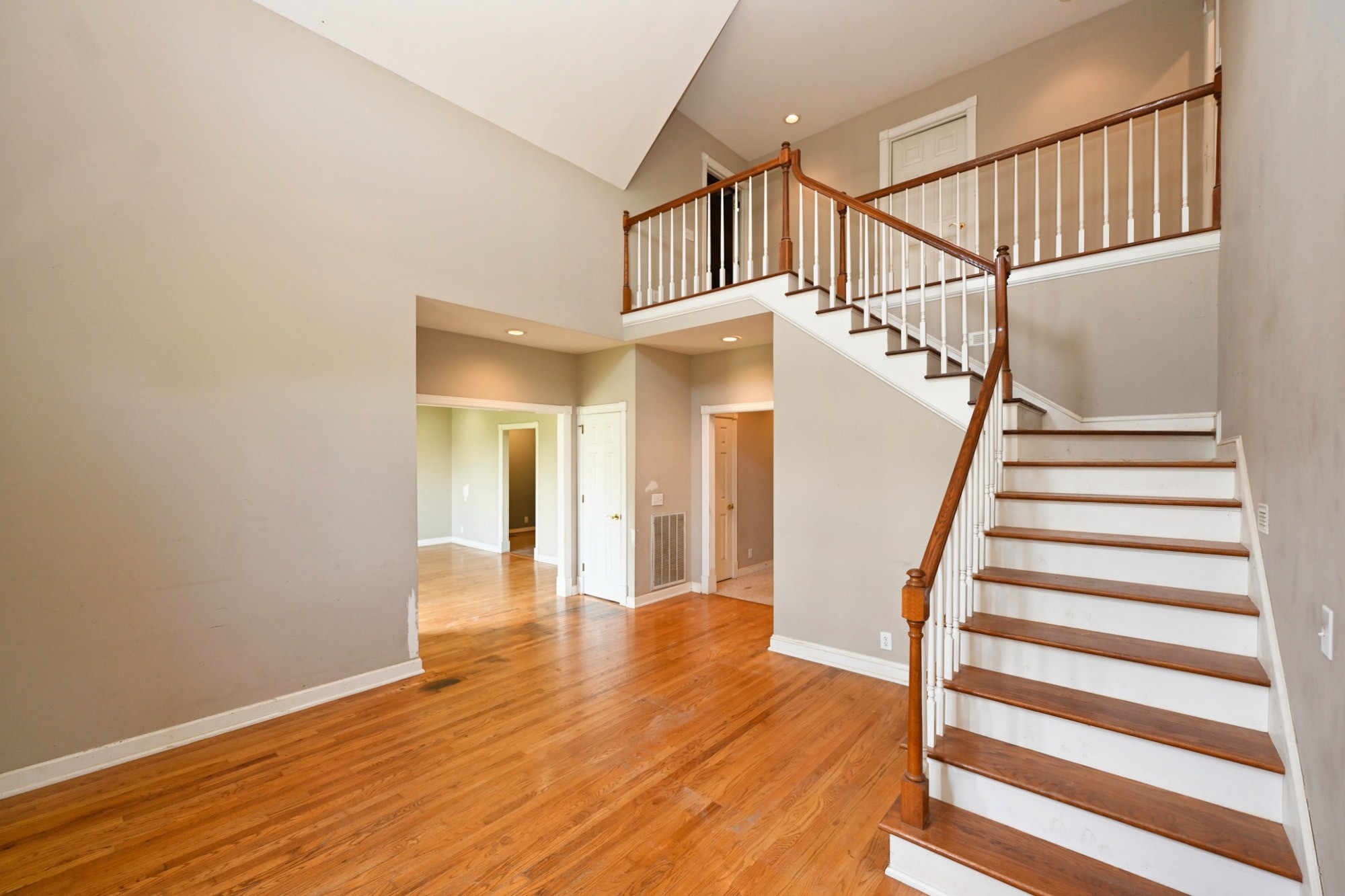 795 New Shackle Island Road Hendersonville, TN 37075 - Photo 4 of 41 a view of entryway and hall with wooden floor
