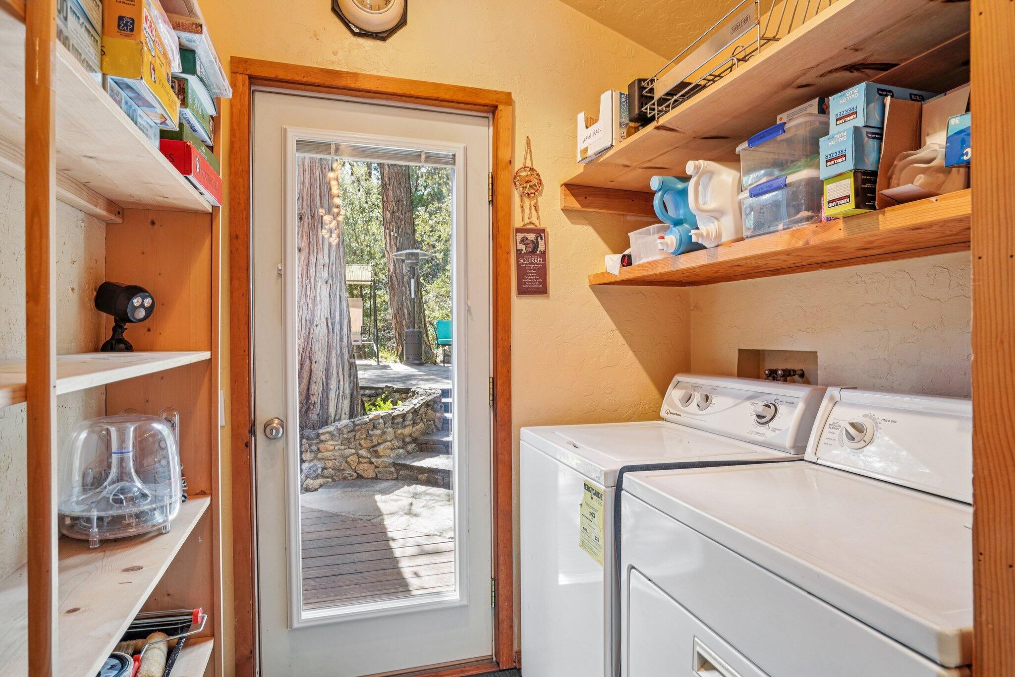 25361 Skyline Way Idyllwild, CA 92549 - Photo 19 of 42 a utility room with dryer and washer