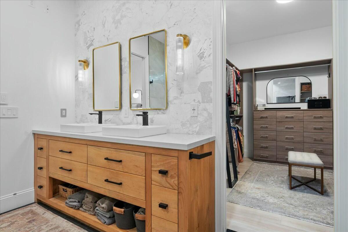 10895 Pisa Road Wellington, FL 33414 - Photo 17 of 50 primary bath
