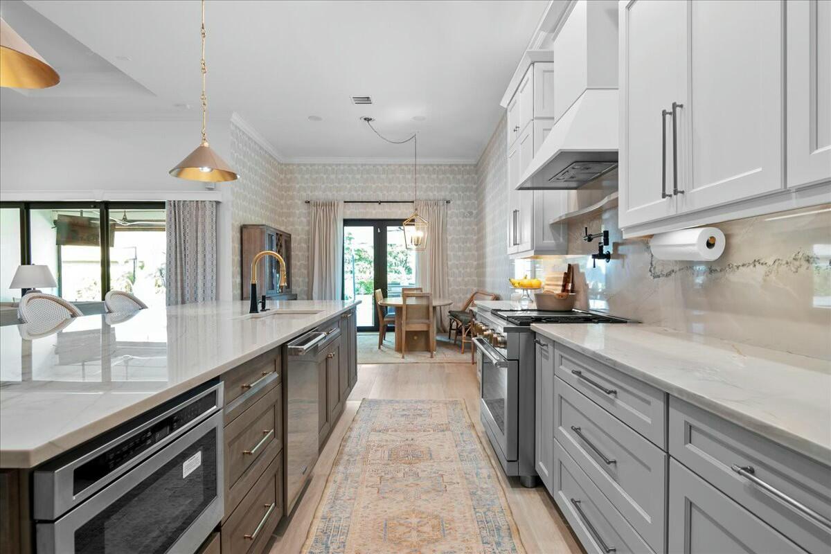 10895 Pisa Road Wellington, FL 33414 - Photo 6 of 50 Kitchen