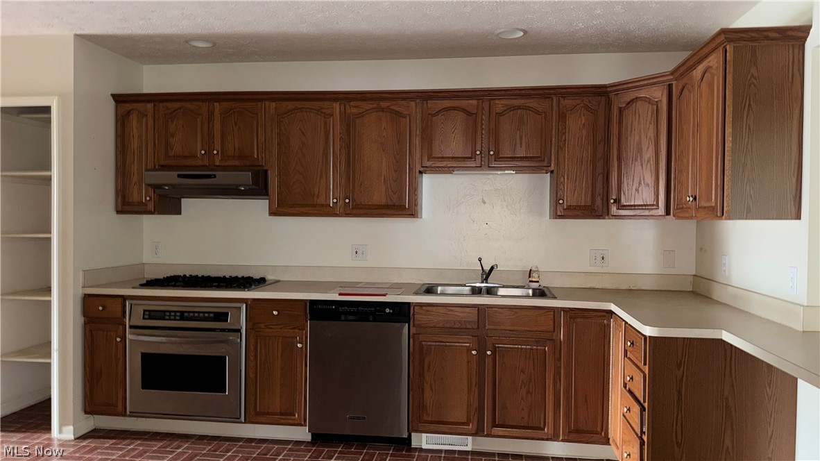 4228 Castle Ridge Akron, OH 44321 - Photo 6 of 14 Gallery Image 6