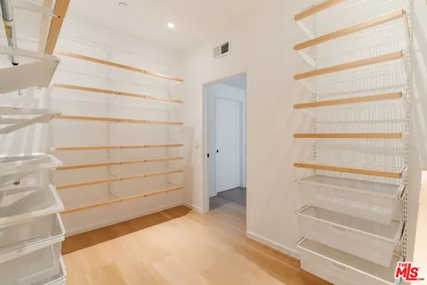 $1,075,000 | 423 Arnaz Drive, Unit 203, Los Angeles, CA 90048