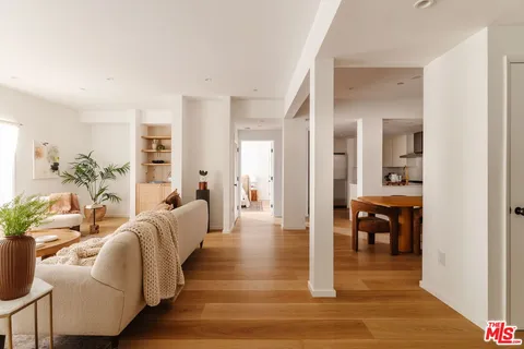 $1,075,000 | 423 Arnaz Drive, Unit 203, Los Angeles, CA 90048