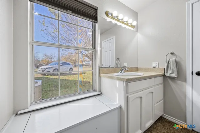 $650,000 | 18751 Highway 95, Holland, TX 76534