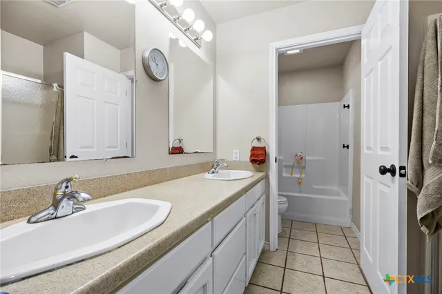 $650,000 | 18751 Highway 95, Holland, TX 76534