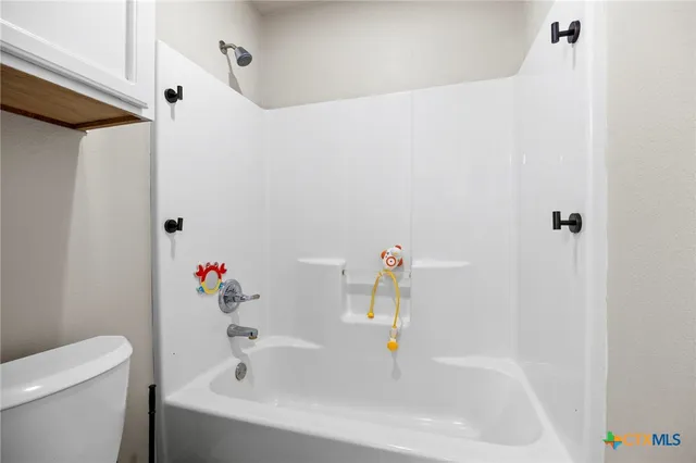 $650,000 | 18751 Highway 95, Holland, TX 76534