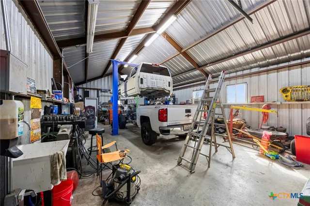 $650,000 | 18751 Highway 95, Holland, TX 76534