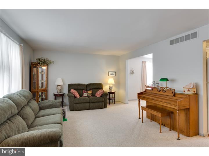 22 Hartford Road Sewell, NJ 08080 - Photo 5 of 25