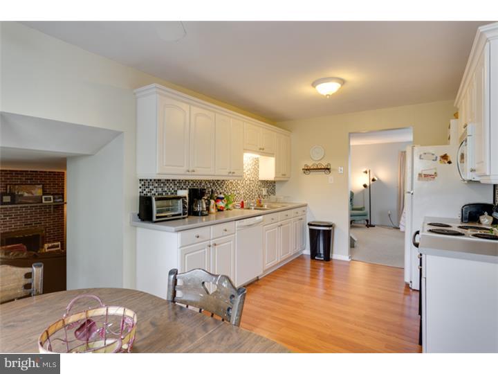 22 Hartford Road Sewell, NJ 08080 - Photo 8 of 25