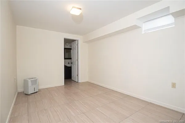 $2,250 | 2 Allspice Lane, Unit 2, Glastonbury, CT 06033