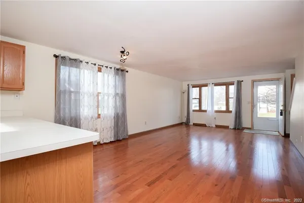 $2,250 | 2 Allspice Lane, Unit 2, Glastonbury, CT 06033