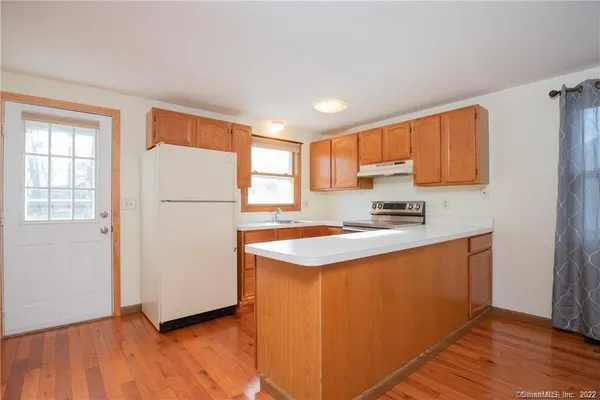 $2,250 | 2 Allspice Lane, Unit 2, Glastonbury, CT 06033