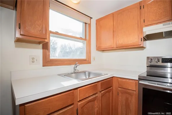 $2,250 | 2 Allspice Lane, Unit 2, Glastonbury, CT 06033