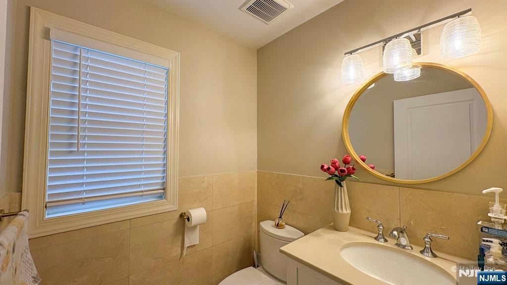 45 Jackson Avenue, Unit 2 Hackensack, NJ 07601 - Photo 17 of 19