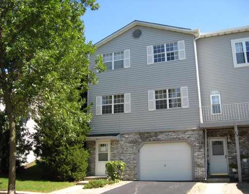 811 Reed Court, Unit 811 Addison, IL 60101 - Photo 1 of 1