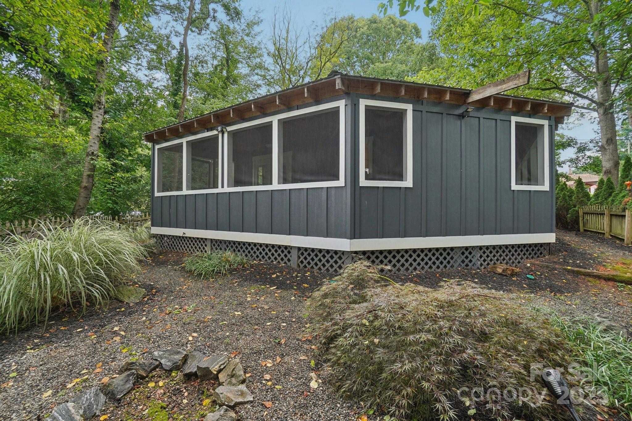 15 Pinewood Road Asheville, NC 28805 - Photo 23 of 36 Gallery Image 23