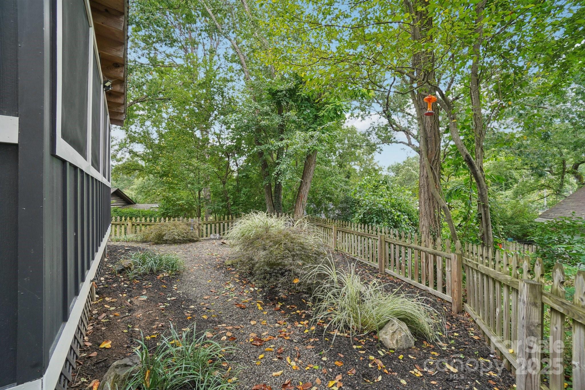 15 Pinewood Road Asheville, NC 28805 - Photo 24 of 36 Gallery Image 24