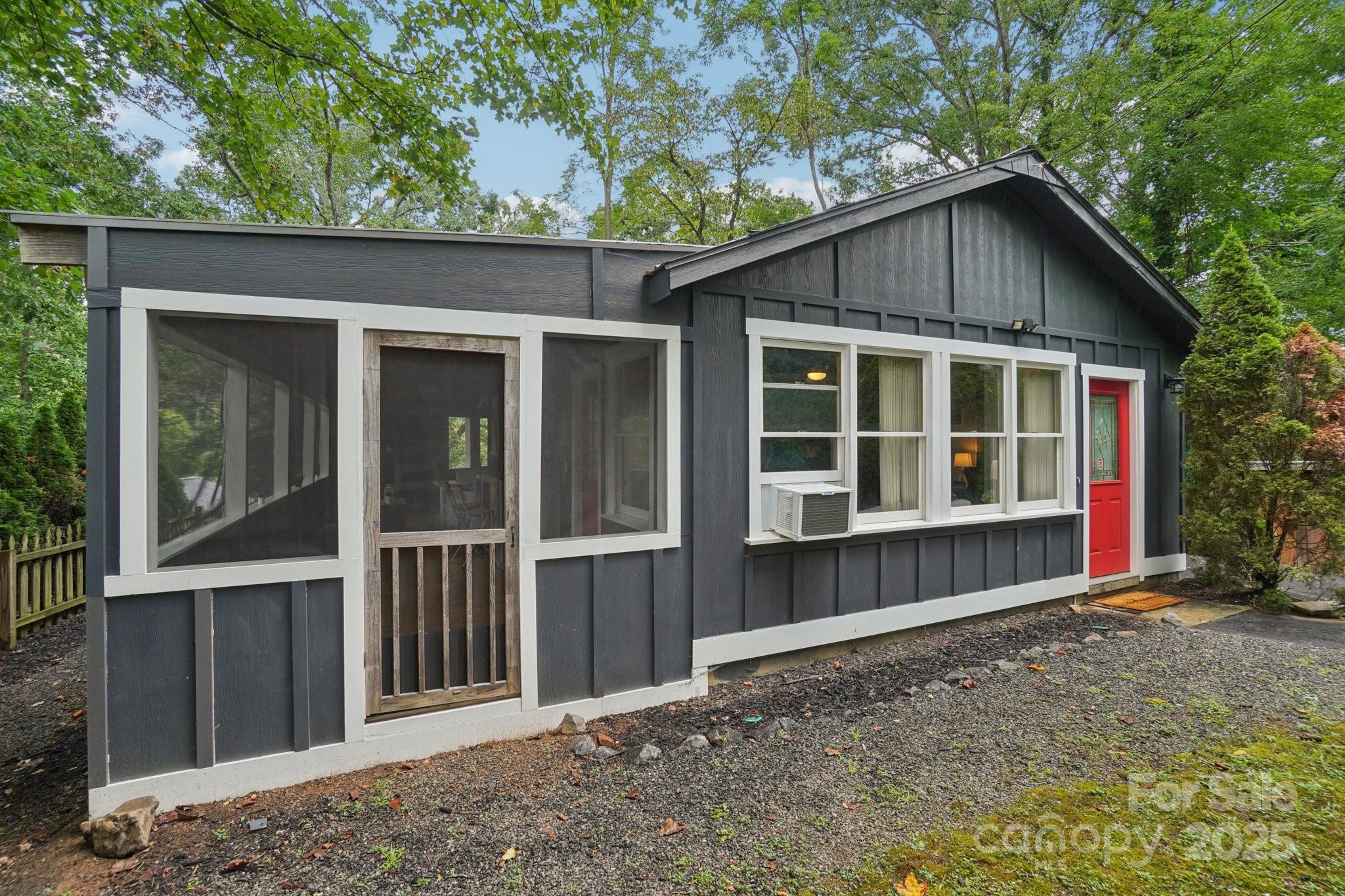 15 Pinewood Road Asheville, NC 28805 - Photo 3 of 36 Gallery Image 3