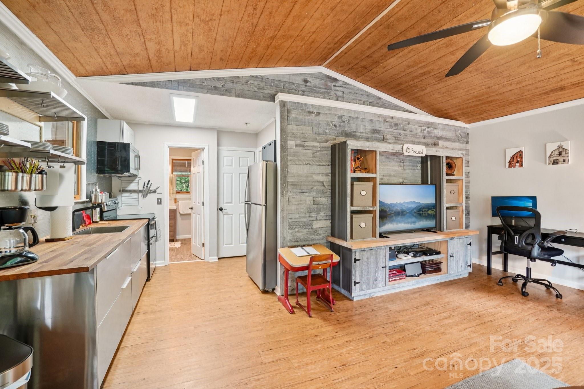 15 Pinewood Road Asheville, NC 28805 - Photo 8 of 36 Gallery Image 8